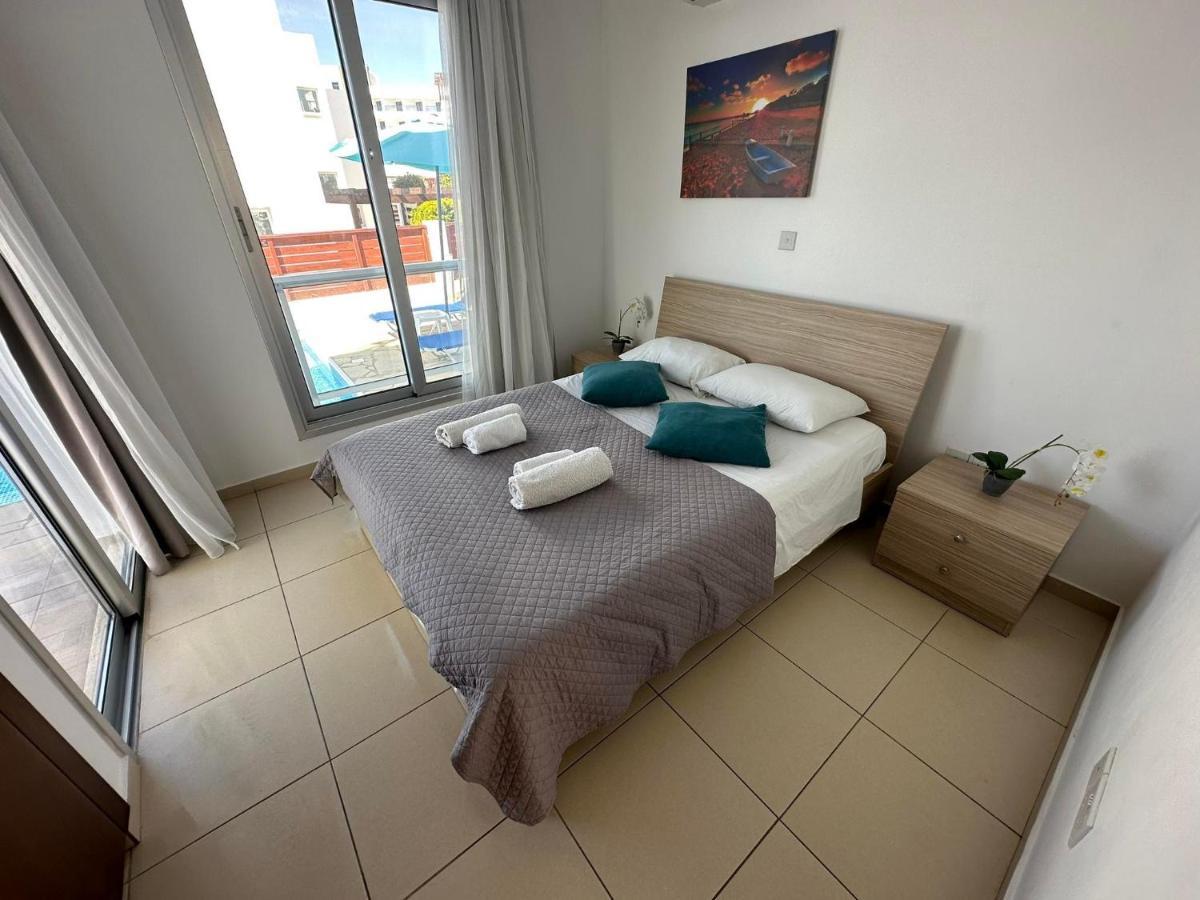 Villa Aqua Sunrise 1Km From Beach With Sea Views Coral Bay Exterior photo